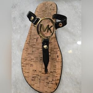 Michael Kors Women's Black and Gold Flat Thong Sandals Sz6